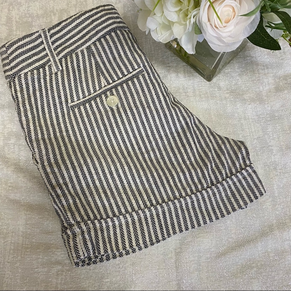 ABS PLATINUM SHORTS .